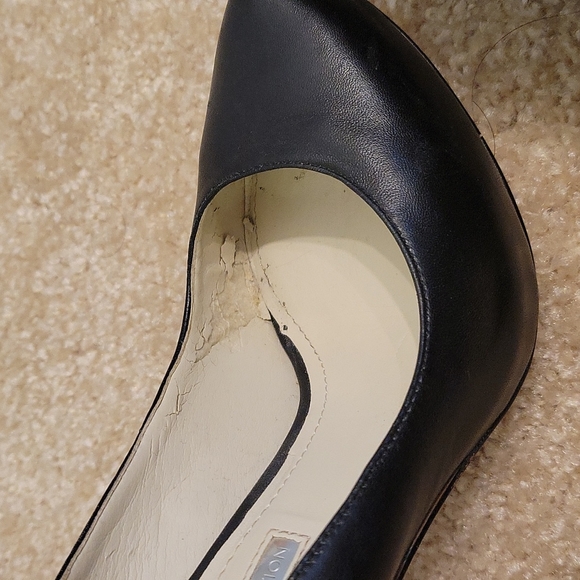 BCBGeneration Classic Black pumps - Picture 6 of 7